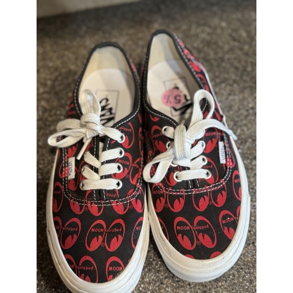 VANS 44 DX Anaheim Factory Red Mooneyes Moon Equipped Size 5.5 Mens 7 Women's - Picture 2 of 7